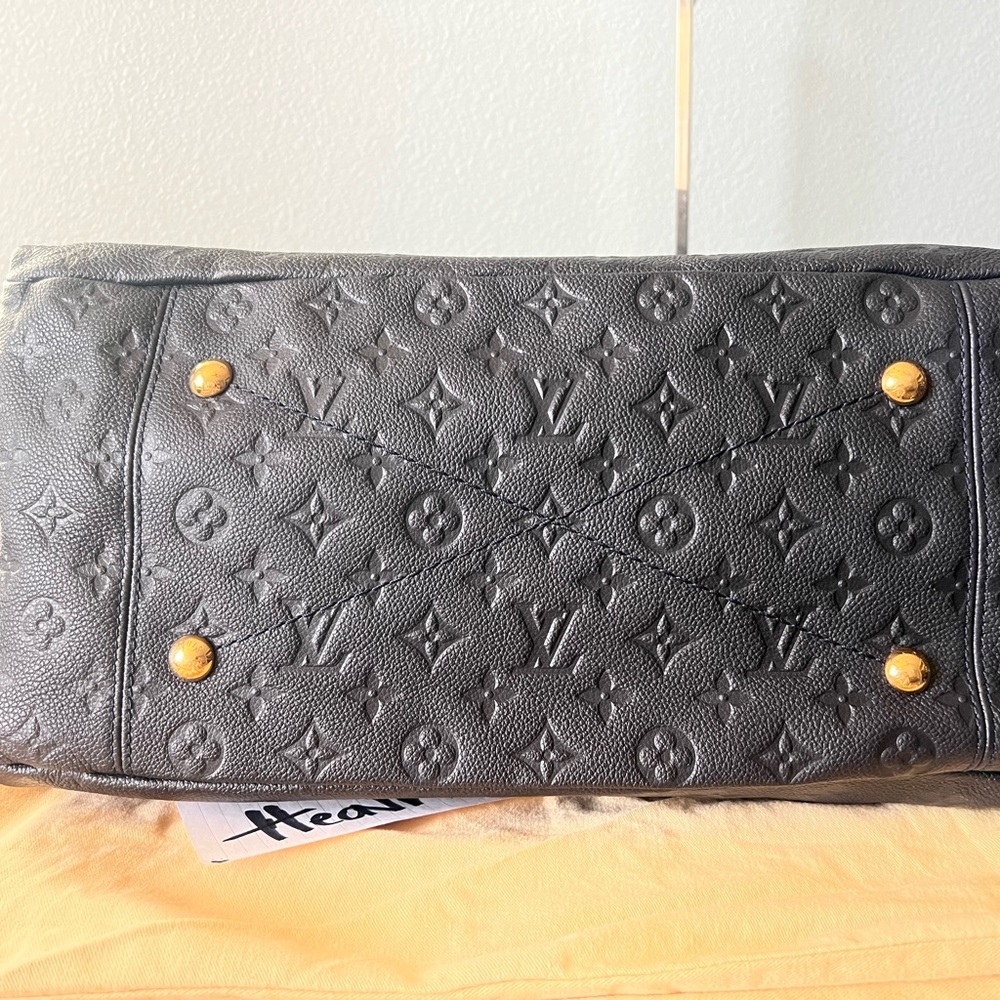 SOLD-Authentic Louis Vuitton Artsy MM Mng Empreinte Infini (Navy) - Picture 15 of 16